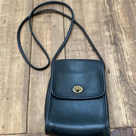 Coach Handbags - Coach vintage scooter crossbody bag 9893 black